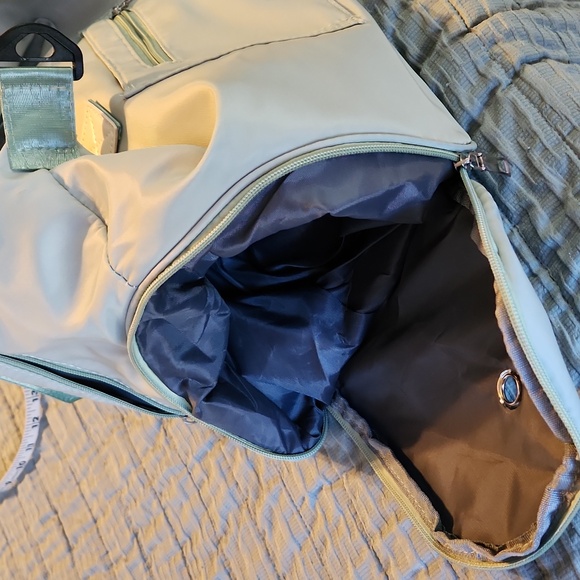 Stylish Sage Green Duffel Bag - Picture 3 of 11